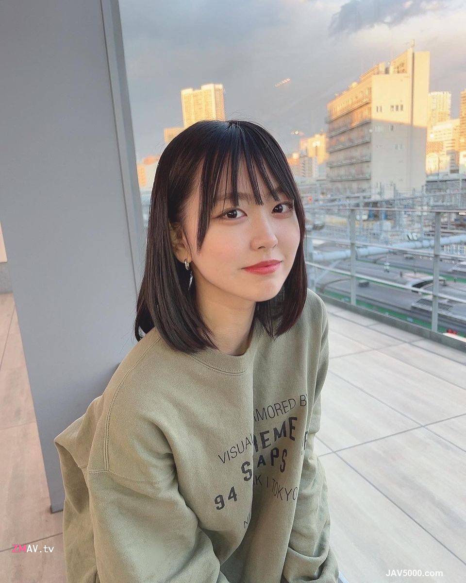 Japanese internet celebrity tomoka oyakawa selfie with her boyfriend