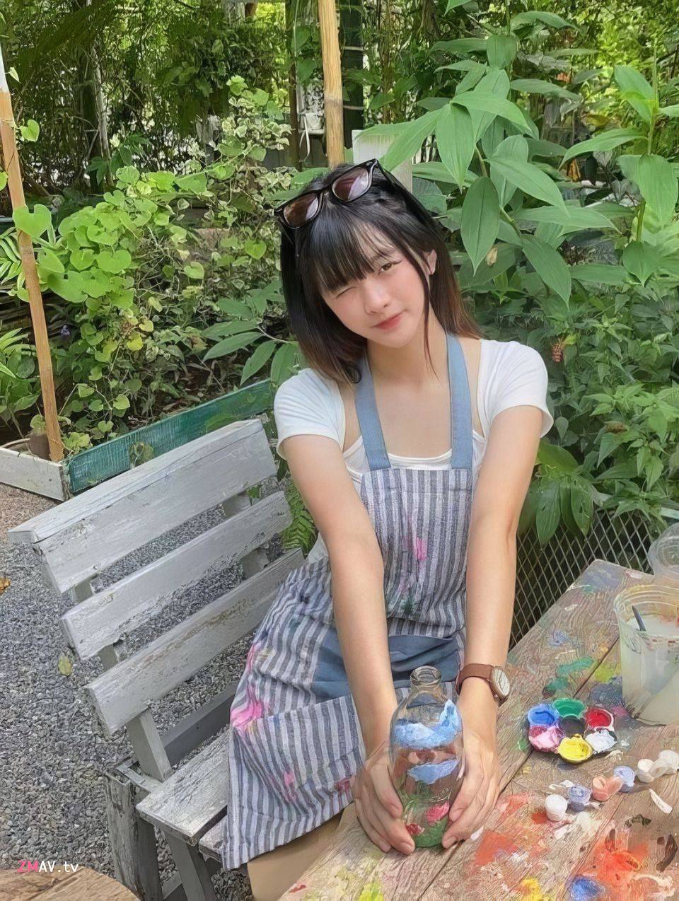 Sweet Thai girl