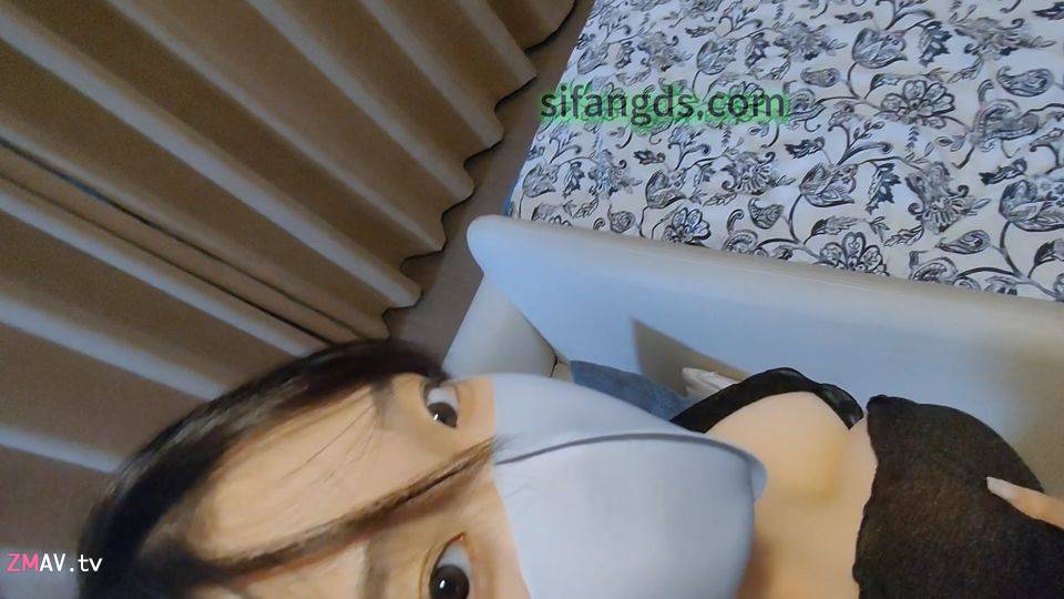 Master Tiger wear camera glasses, topup money for boobs rubbing