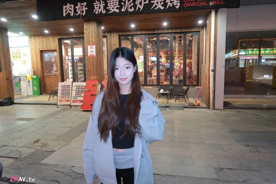 Beautiful internet celebrity, dressed in various sexy maid outfits, has sex with a sugar daddy Beautiful internet celebrity, dressed in various sexy maid outfits, has sex with a sugar daddy