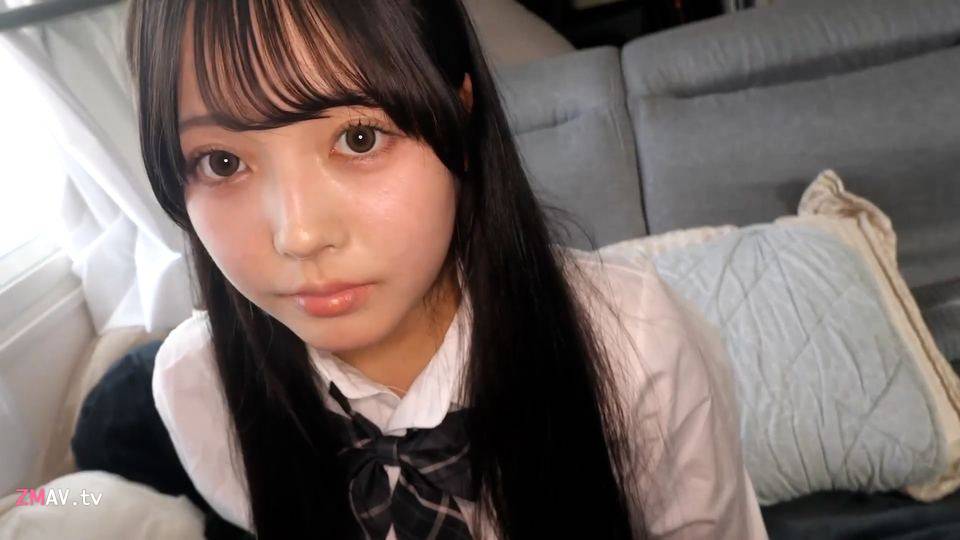 FC2PPV-4723700 18-year-old with an idol-like face and F-cup breasts