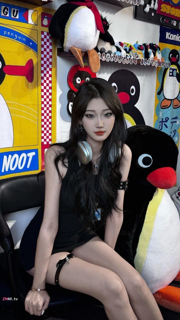 Beautiful young woman from Inner Mongolia passionately makes love with her boyfriend