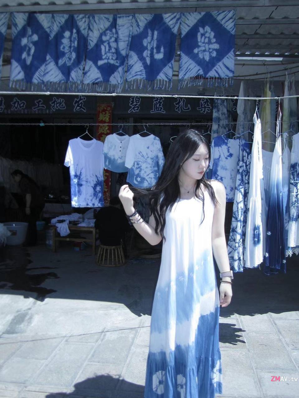 Chongqing girl, with a round and perky butt